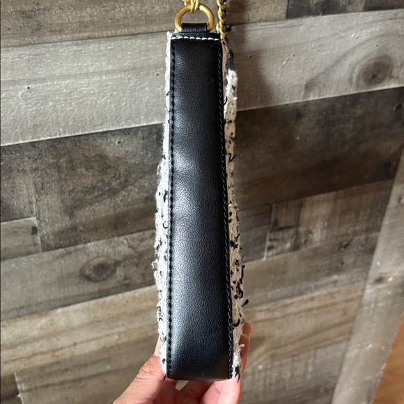 Guess Shoulder Bag - Picture 4 of 9